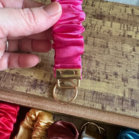 Source Unknown Satin Key chain Multicolors individually sold - Picture 2 of 3